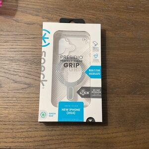 iPhone 16 clear case